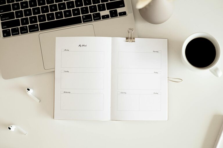 Simple Cleaning Schedule for the Whole Week to Stay Organized